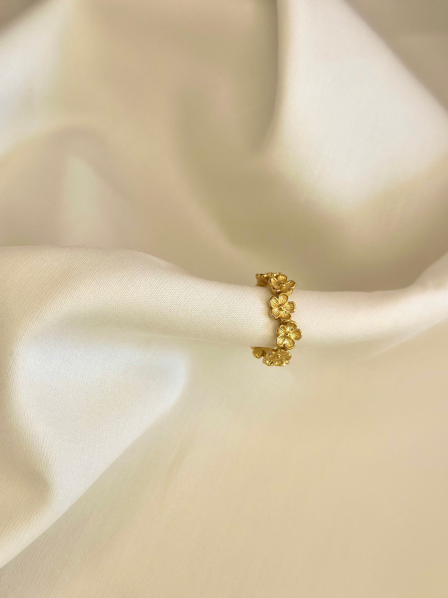 VERA RING