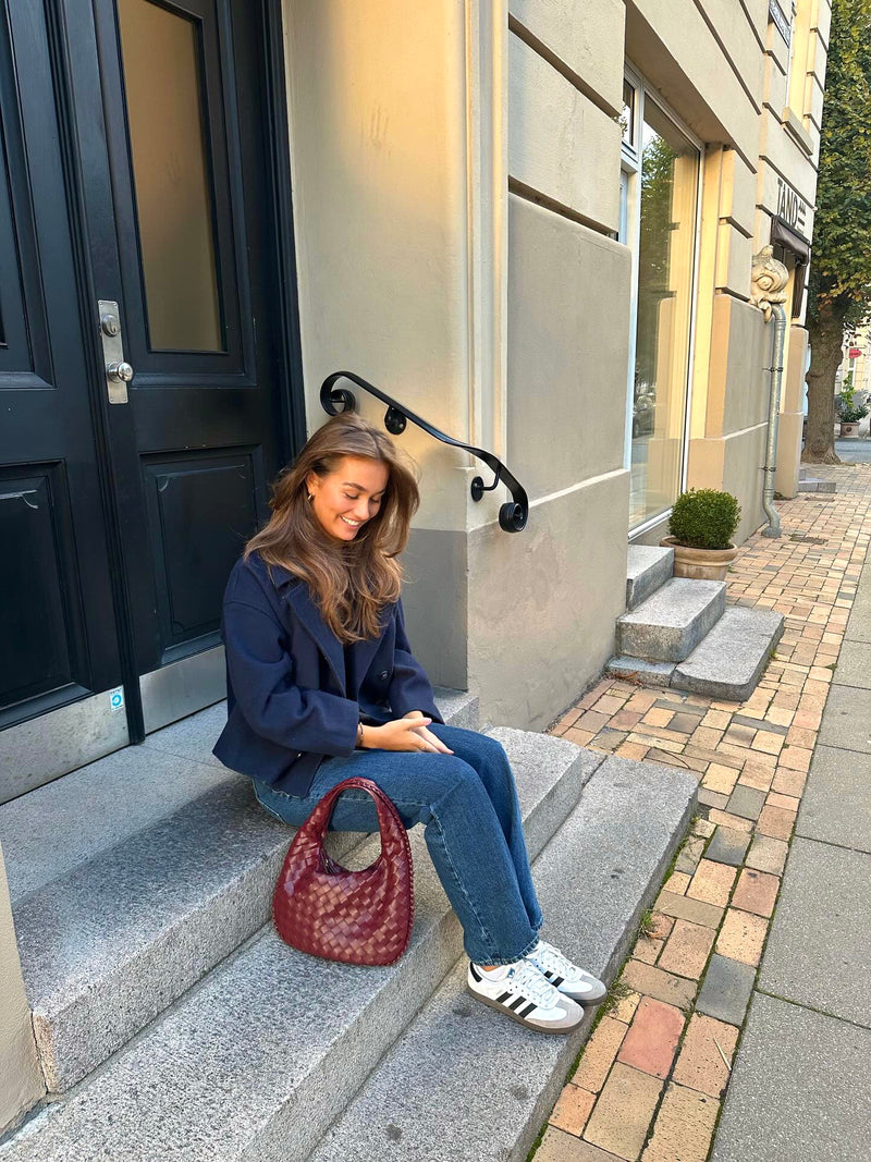 NOOMI ØRERINGE